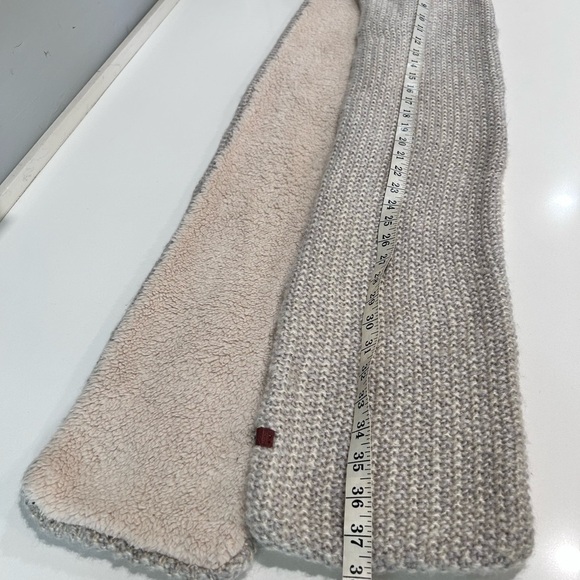 Blue Knit Scarf - Picture 5 of 14